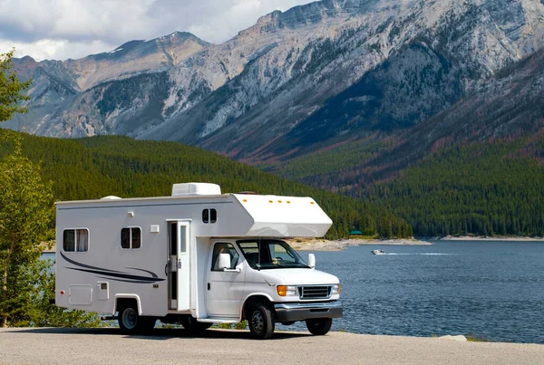 Specialized RV <span class="highlight">Glass Solutions</span>